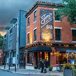 Kid-Friendly Fishtown Family Retreat With Game Room